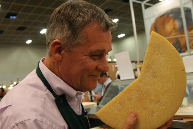 Paolo Ciapparelli, from the Bitto Cheese Presidium at the 2010 Salone del Gusto